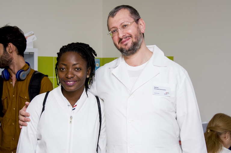 Будущие врачи из Африки и Ближнего Востока, обучающиеся в СГУ, посетили Институт движения