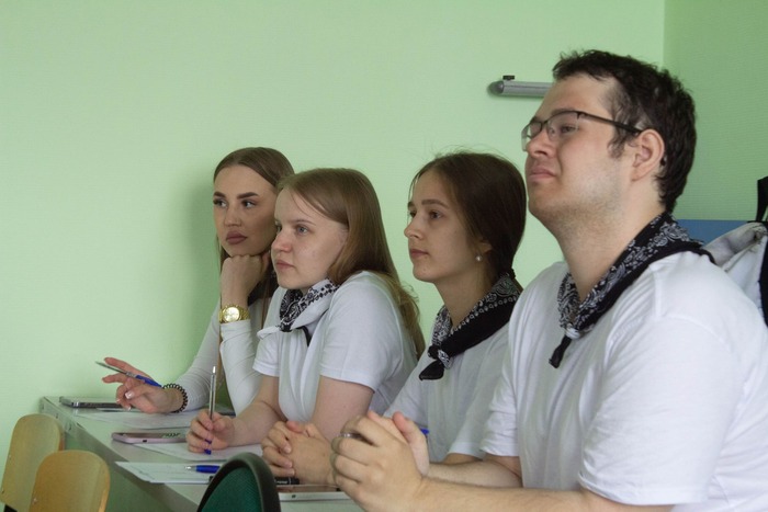 Вперед, в лето:  в СГУ им. Питирима Сорокина прошел Инструктивный лагерь-семинар для будущих вожатых